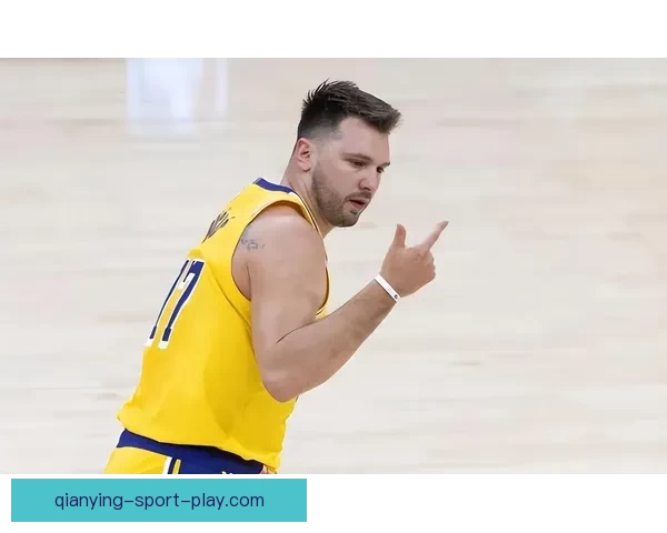 湖人遭活塞双杀无缘十连胜东契奇空砍32分詹姆斯带伤接近三双